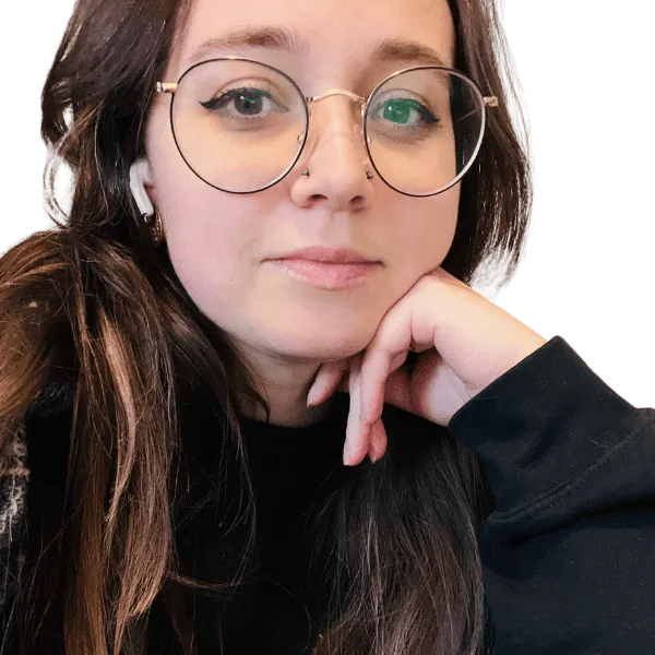 Portrait of Finder writer Bethany Hickey
